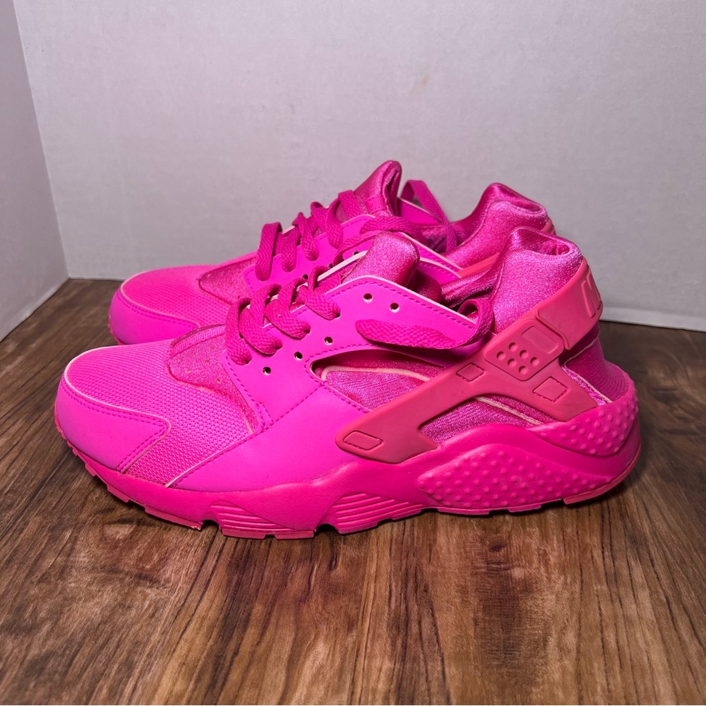 Nike Air Huarache Run hot pink size 7Y